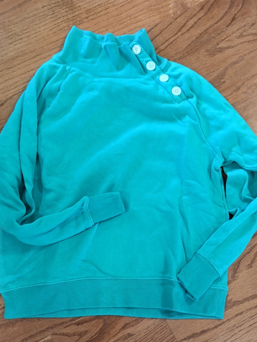 Green Button-Shoulder Pullover Top